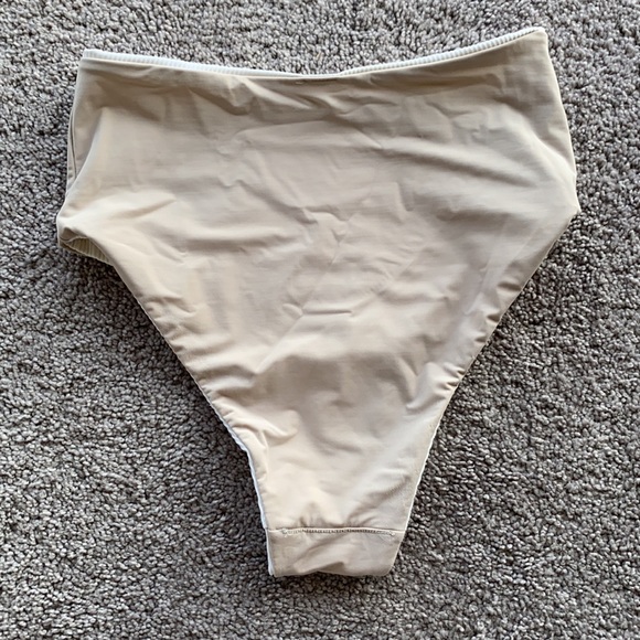 Lululemon Clear Waters Swim Bottoms👙🍋 - Picture 8 of 11